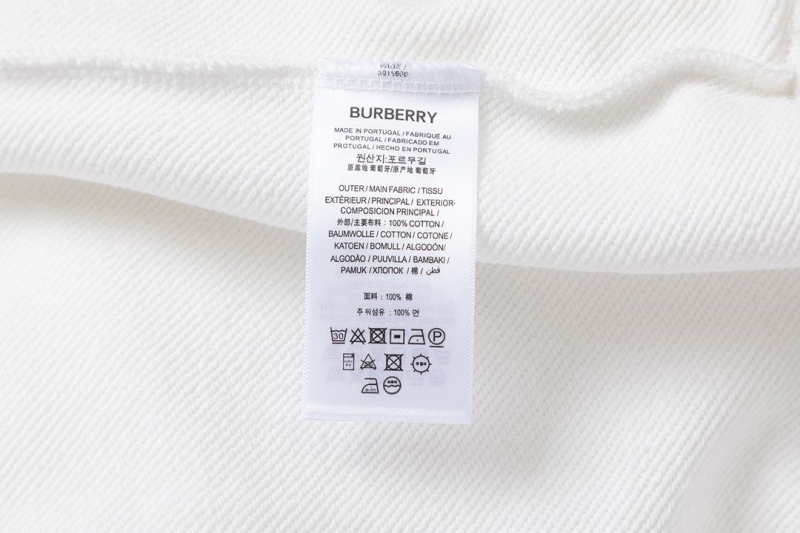 Burberry Sweaters